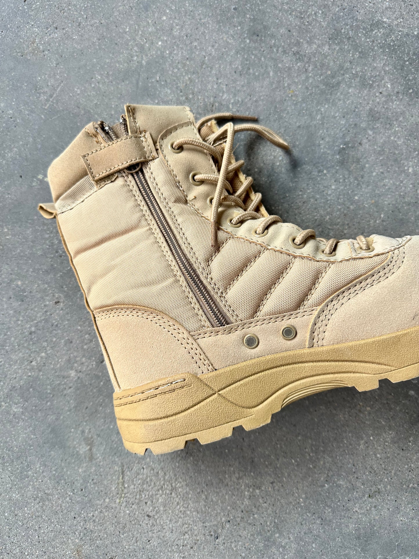 US ARMY DESERT BOOTS