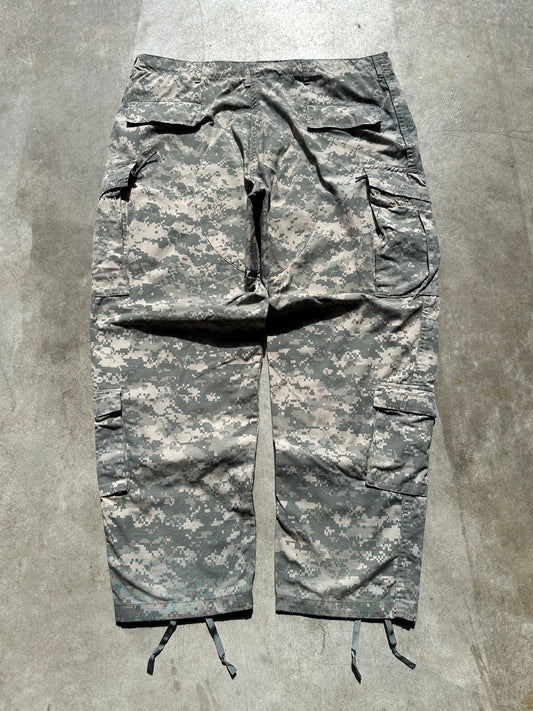 U.S. ARMY DIGITAL CAMO CARGO PANTS