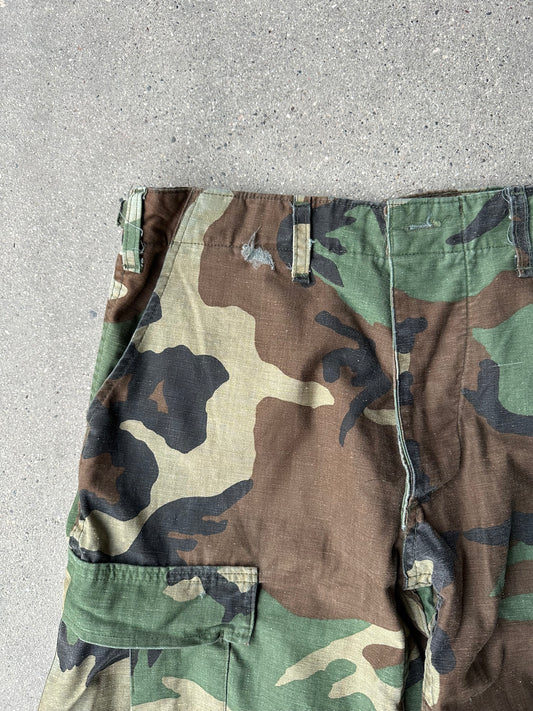 1990's U.S. ARMY WOODLAND CARGO SHORTS