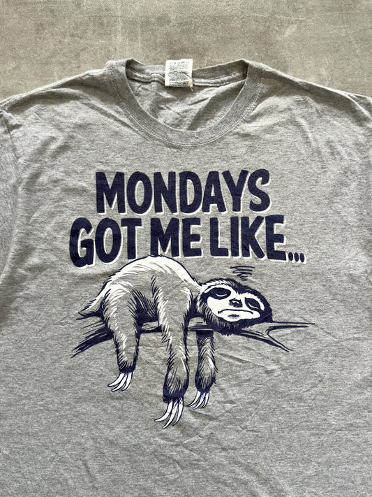 MONDAYS GRAPHIC TEE