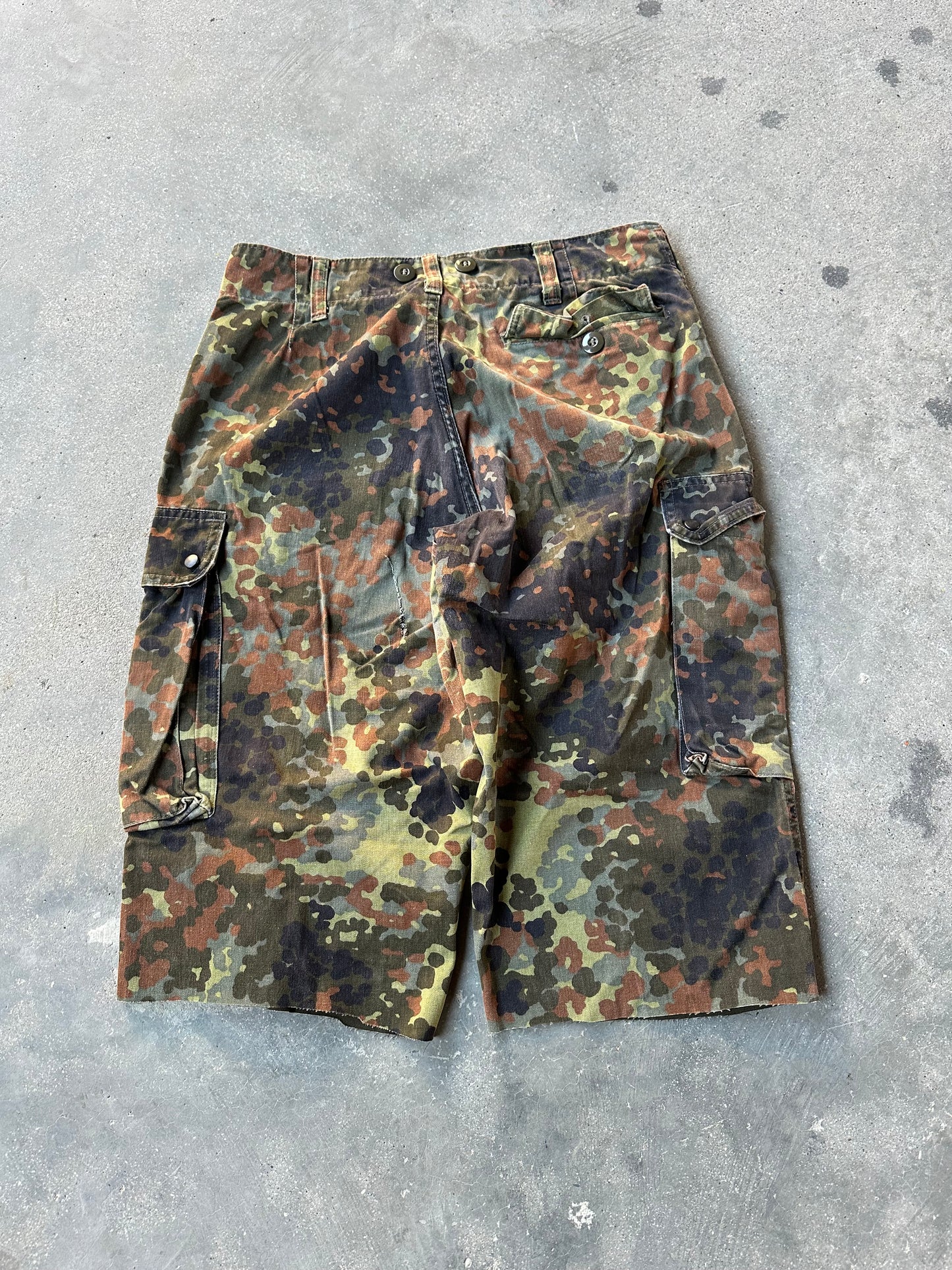 2000s GERMAN ARMY SHORTS (FLECKTARN CAMO)