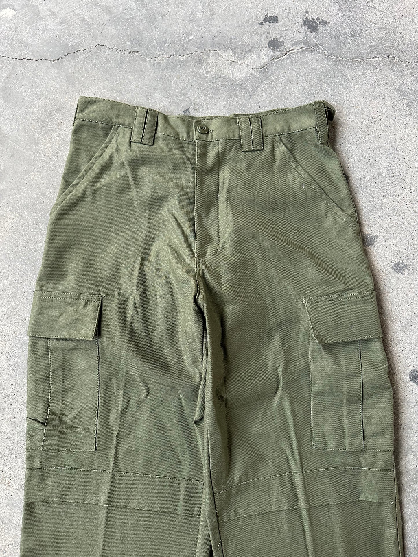 OLIVE GREEN CAMO CARGO PANTS