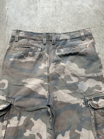 VINTAGE BAGGY CAMO SHORTS