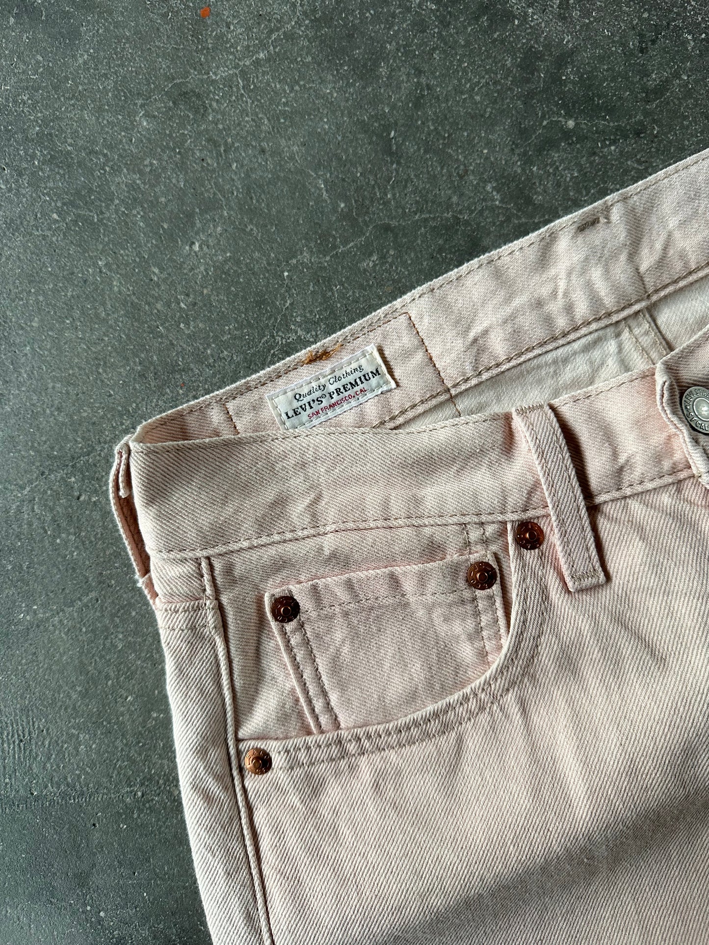 LEVIS 501 PINK "LEMON TAG" DENIM 28/28