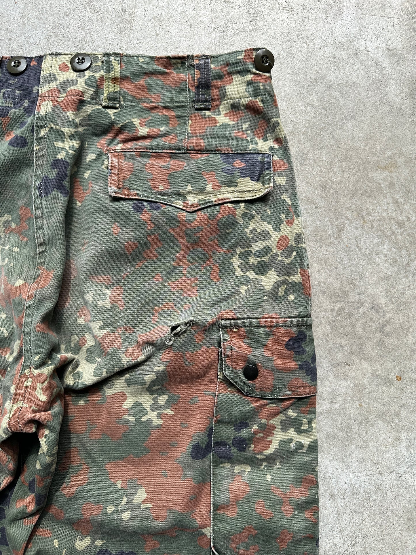 2001s GERMAN ARMY CAMO SHORTS