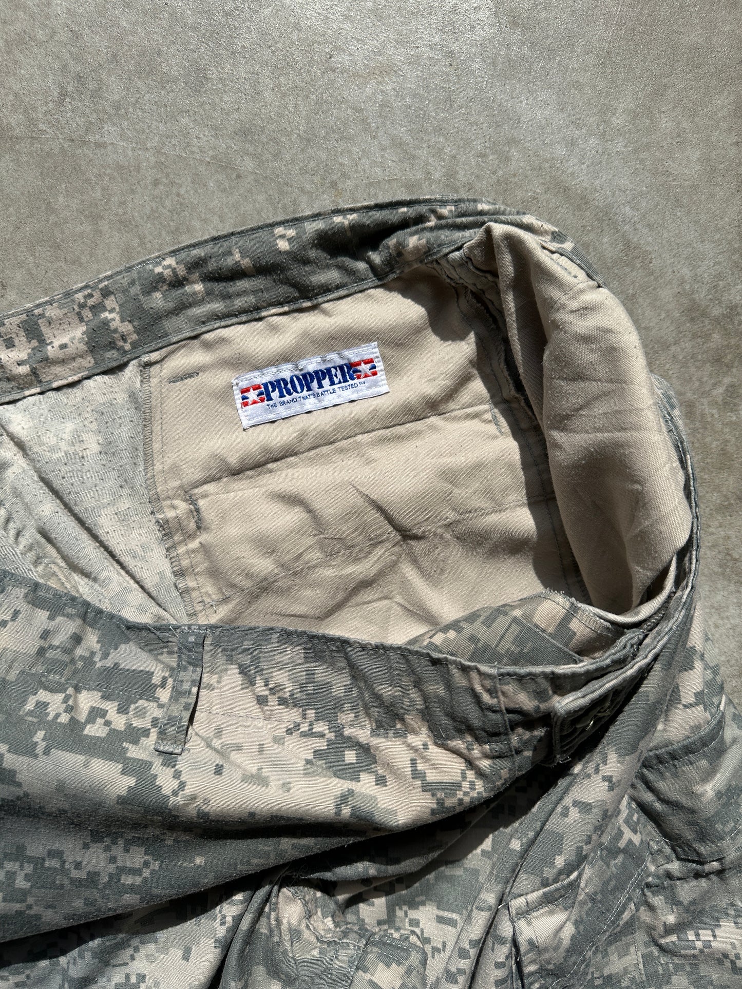 U.S. ARMY DIGITAL CAMO CARGO PANTS