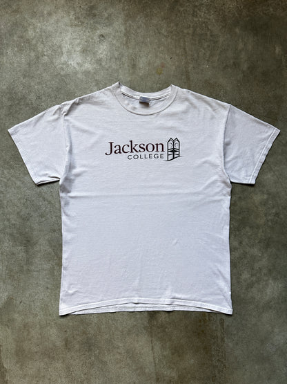 2000's "JACKSON COLLEGE" WHITE TEE