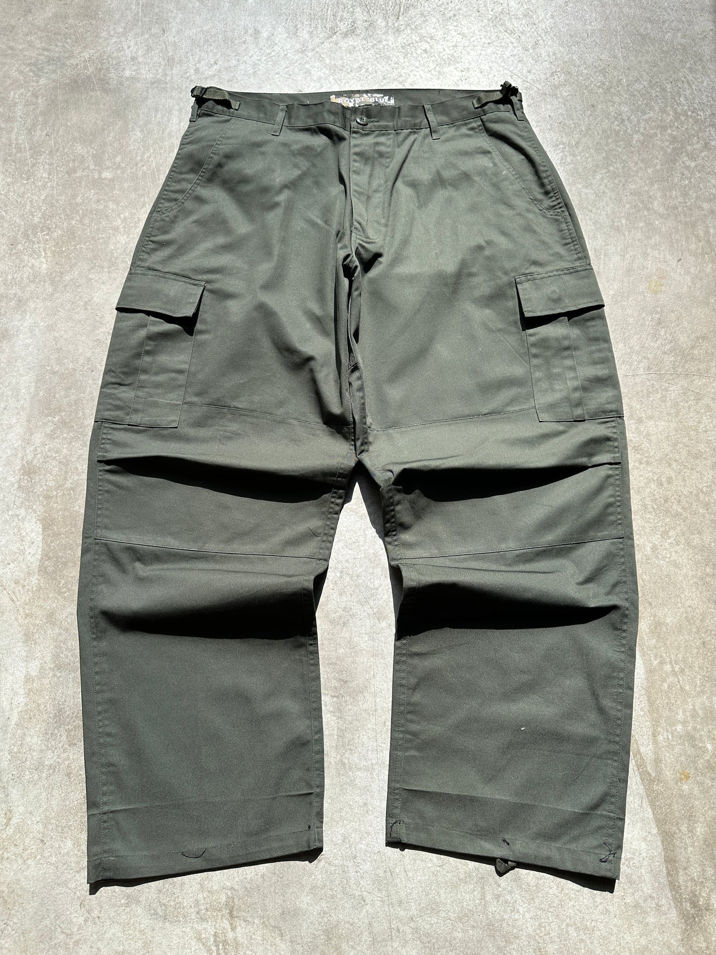 VINTAGE GREEN CARGO PANTS