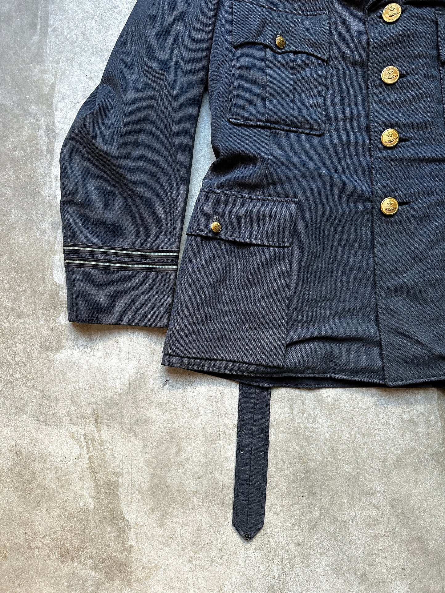 WWII ROYAL AIR FORCE (RAF) UNIFORM JACKET