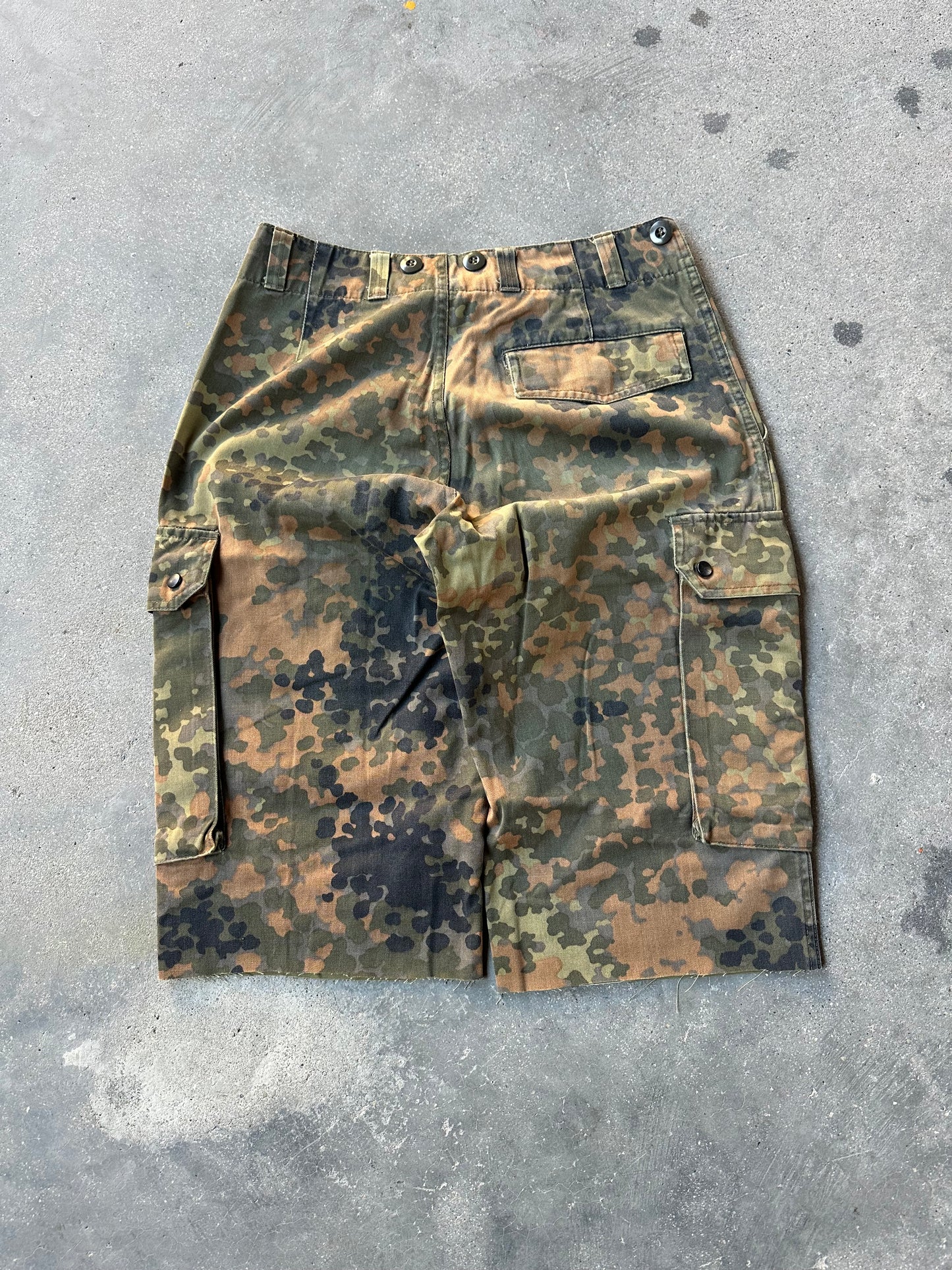 2000s GERMAN ARMY SHORTS (FLECKTARN CAMO)
