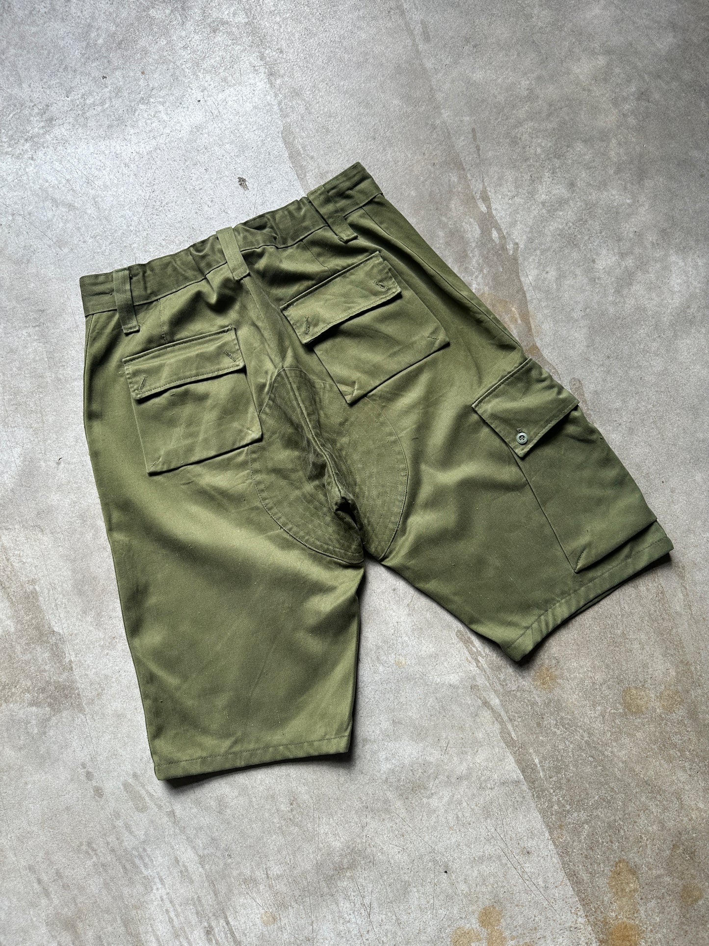 VINTAGE GREEN CAMO SHORTS