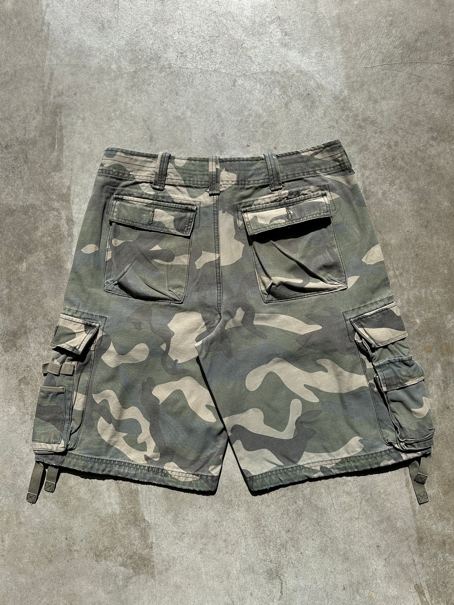 VINTAGE AEROPOSTALE CAMO SHORTS