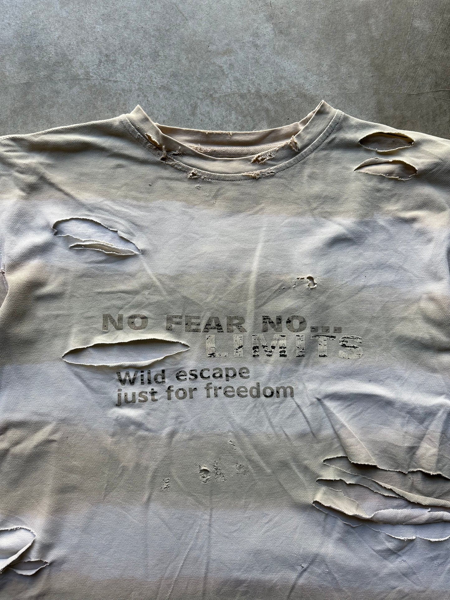 2000's "NO FEAR" DISTRESSED TEE