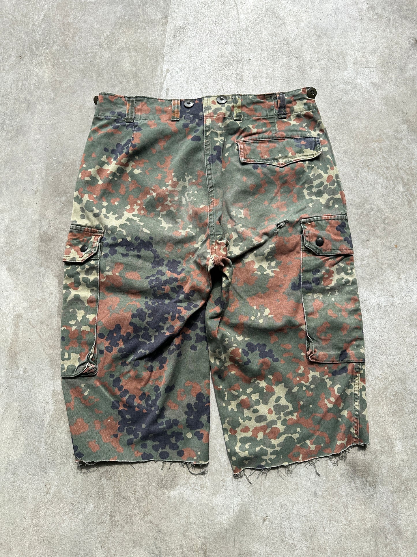 2001s GERMAN ARMY CAMO SHORTS