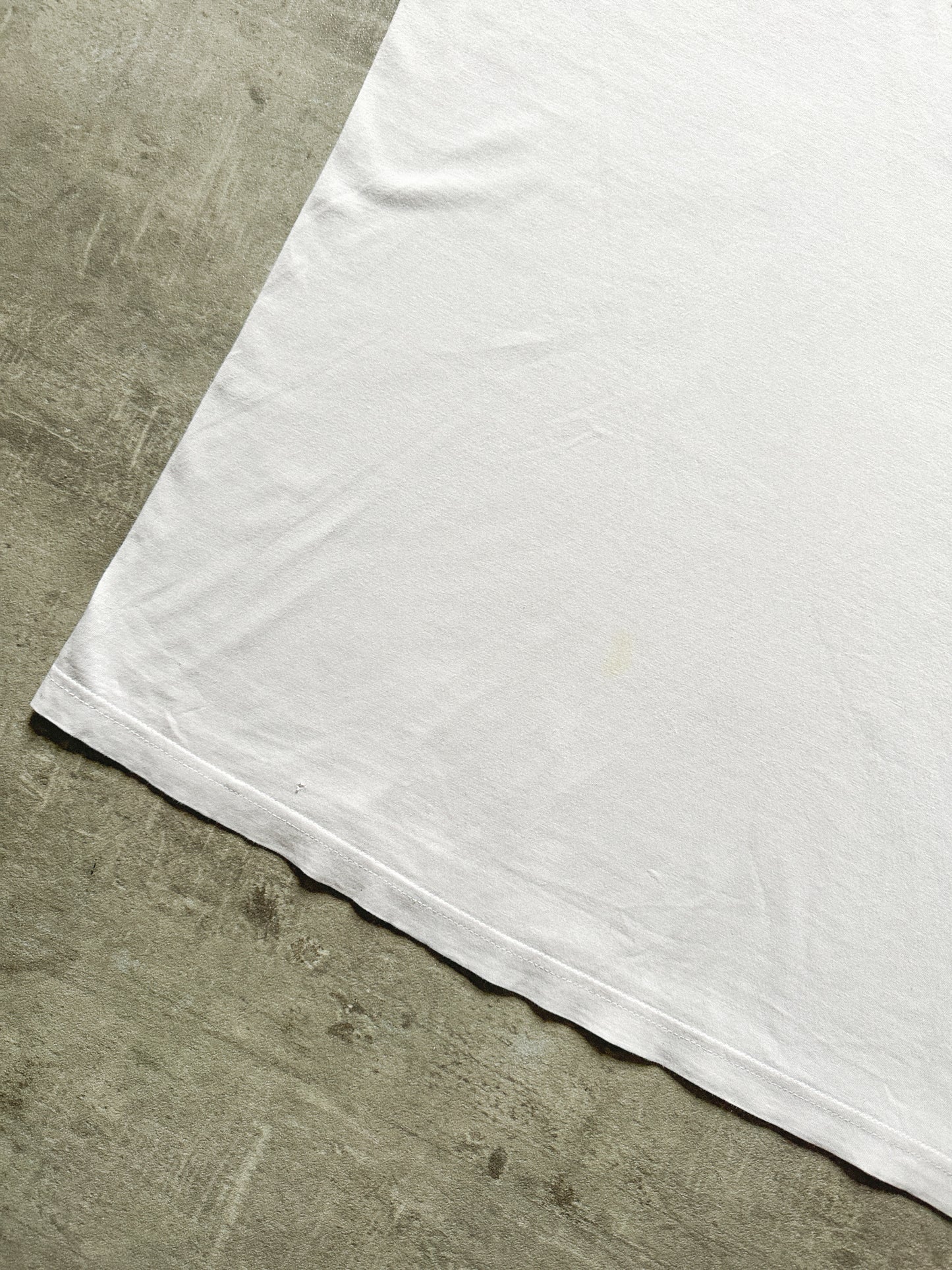 TECHNOKOLLA CROPPED NECK TEE