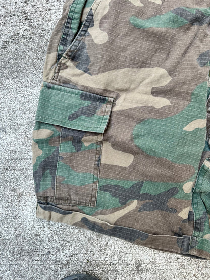 VINTAGE ARMY CAMO SHORTS