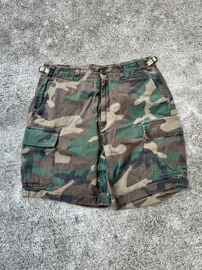 VINTAGE ARMY CAMO SHORTS