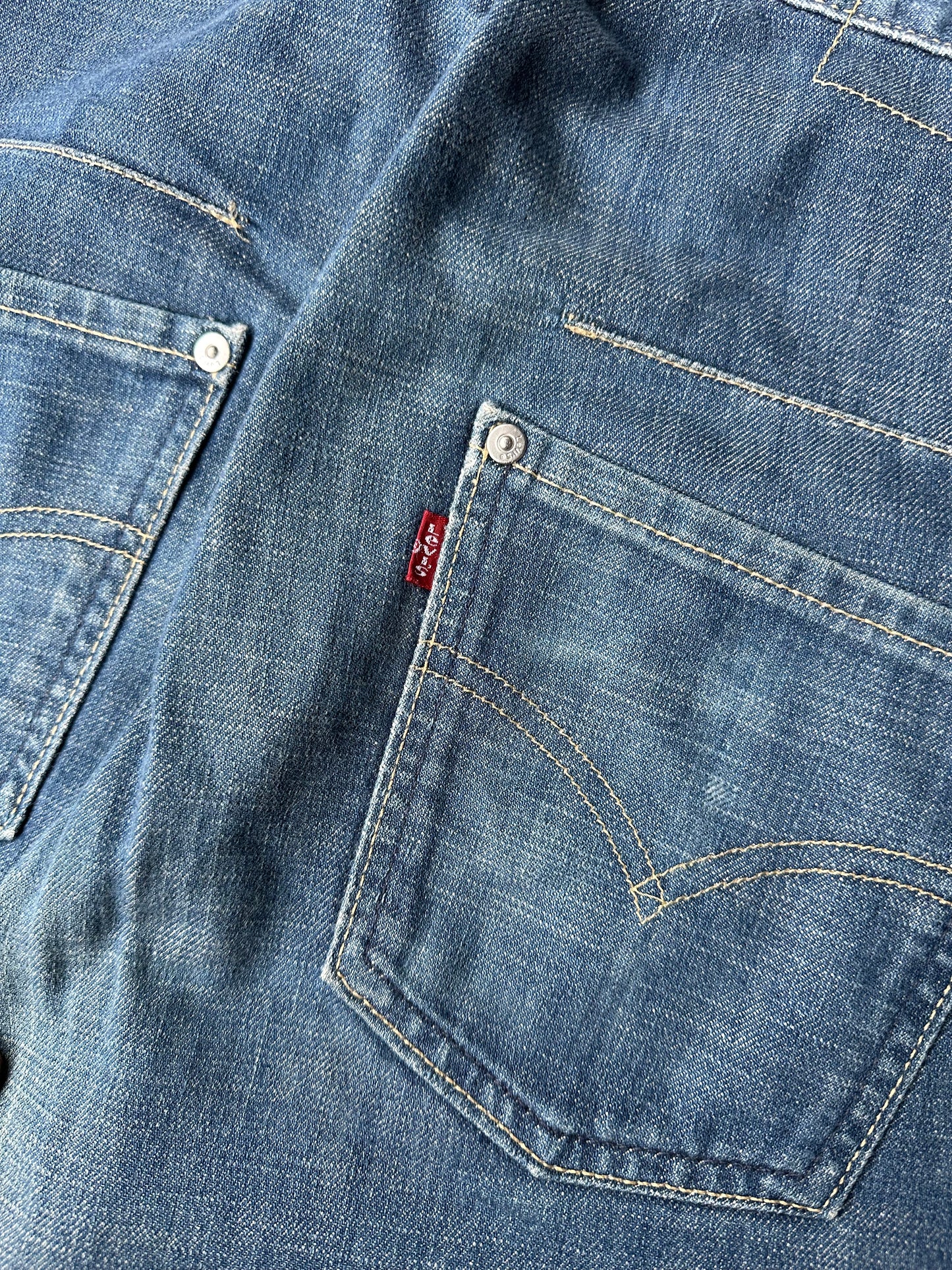 LEVIS ENGINEERED DENIM 28x32