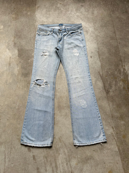 BOOTCUT DISTRESSED DENIM