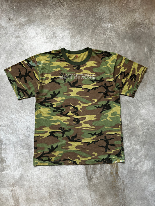 2000's "ARMY STRONG" CAMO TEE