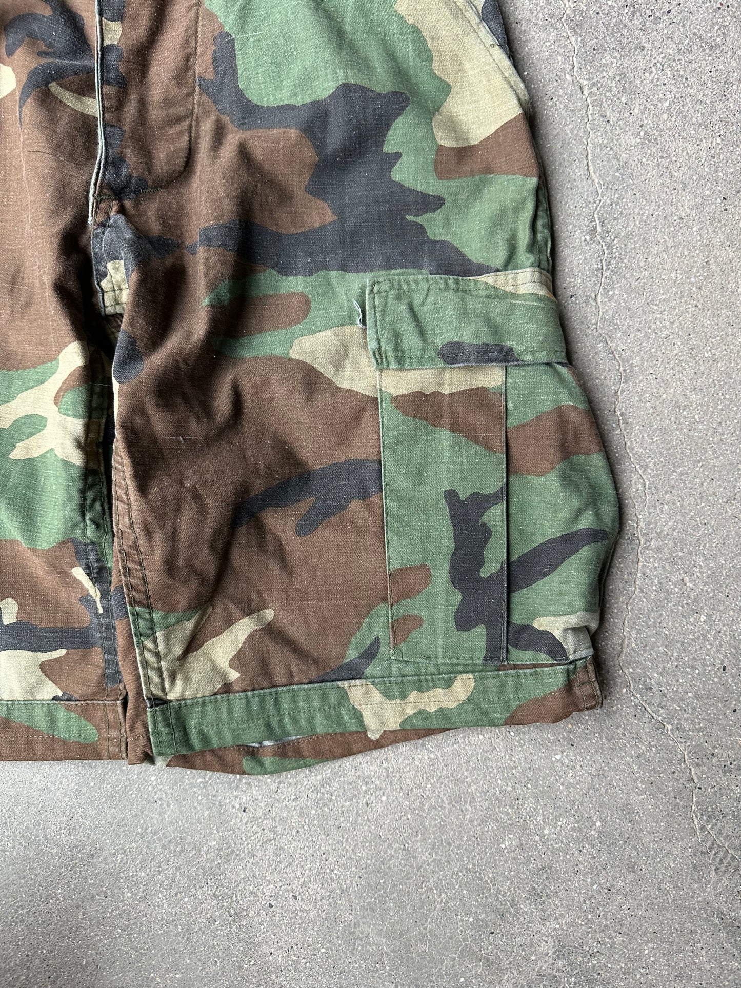 1990's U.S. ARMY WOODLAND CARGO SHORTS
