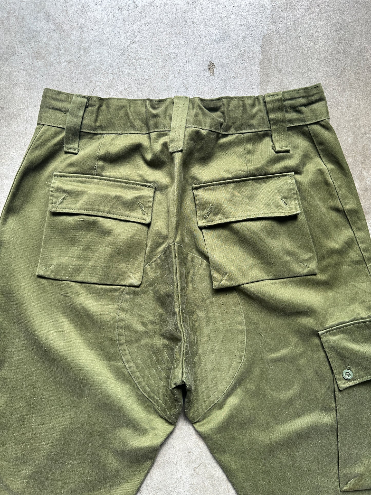 VINTAGE GREEN CAMO SHORTS