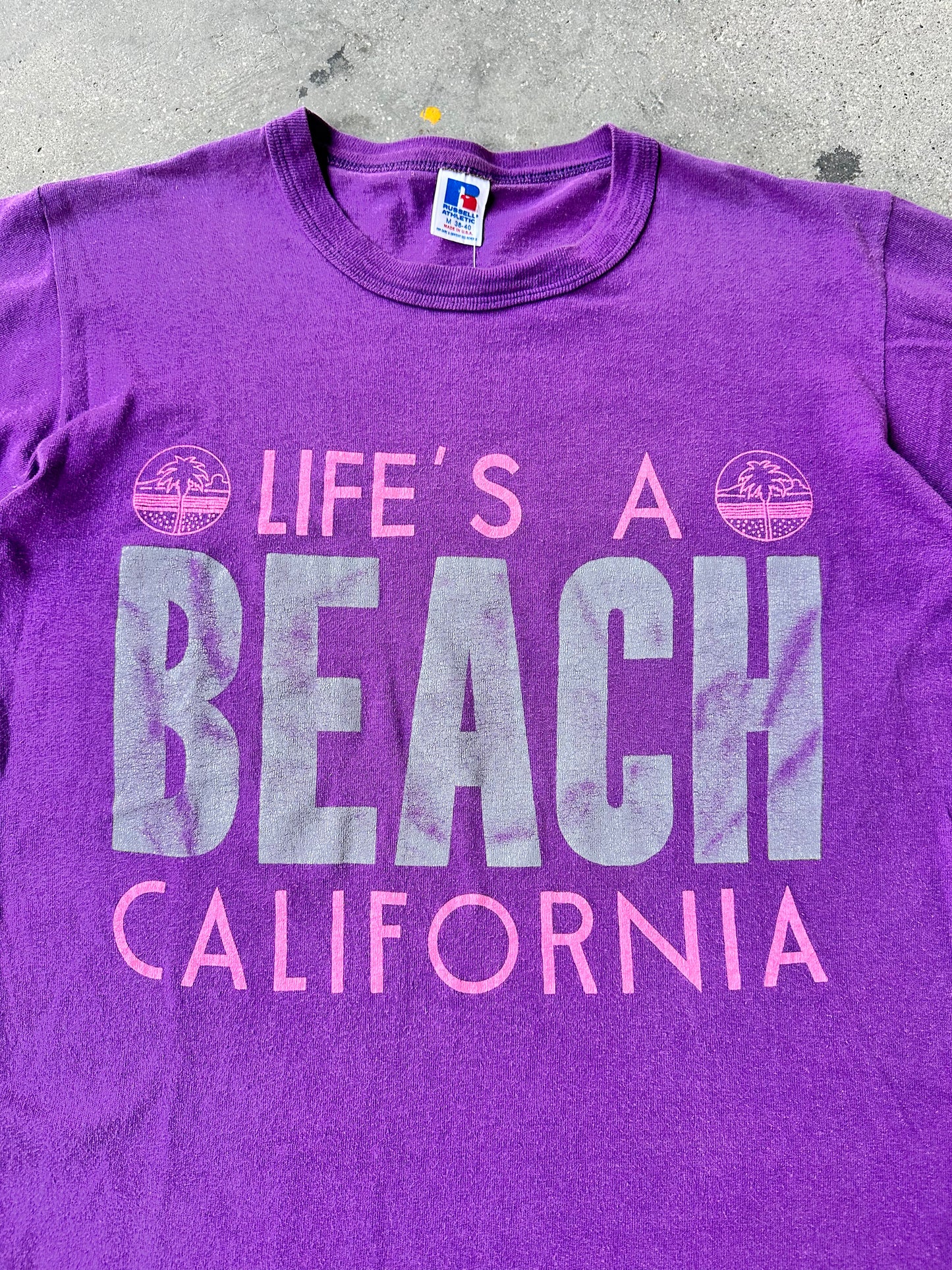 90s "LIFE'S A BEACH" TEE
