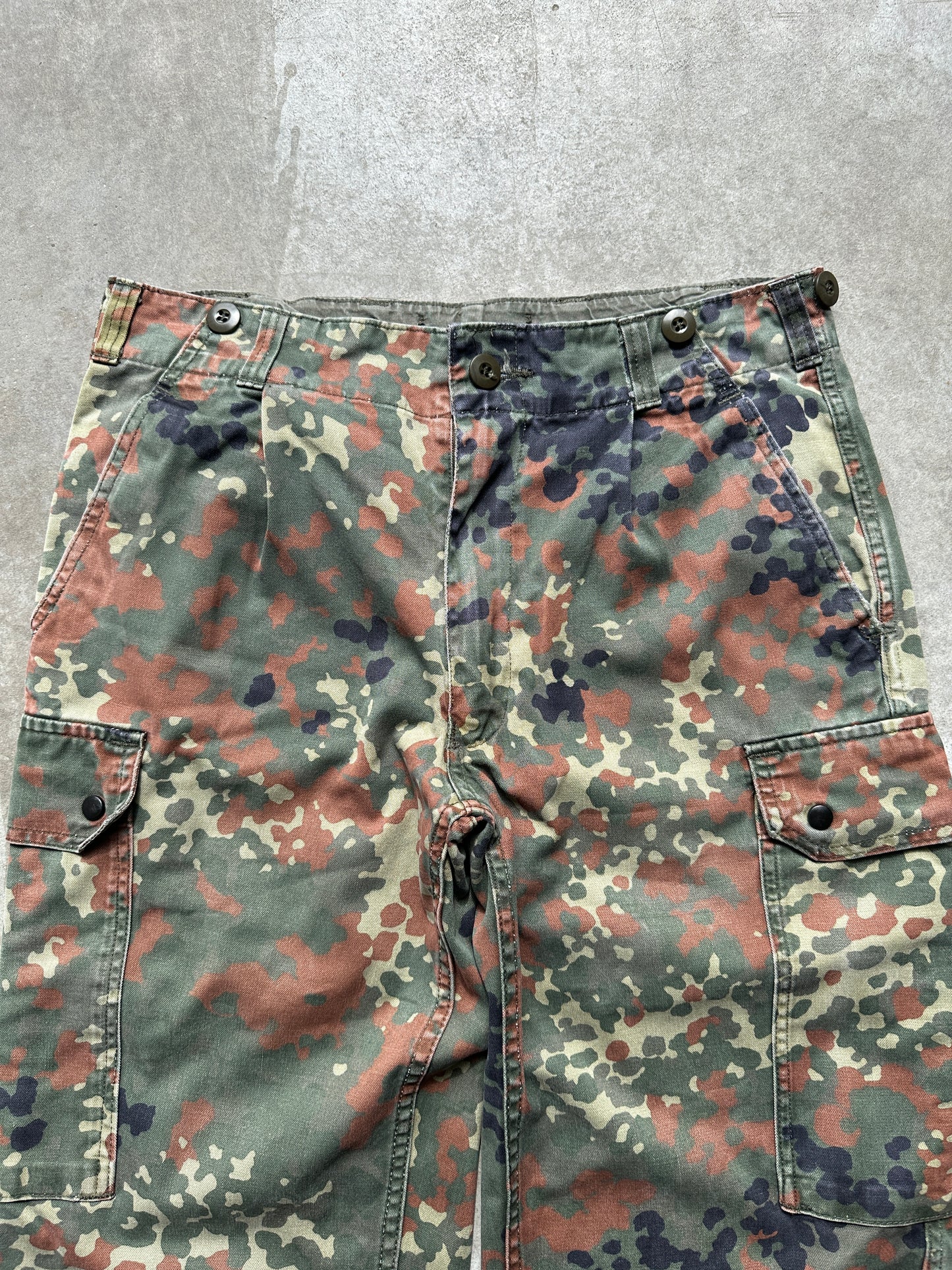 2001s GERMAN ARMY CAMO SHORTS