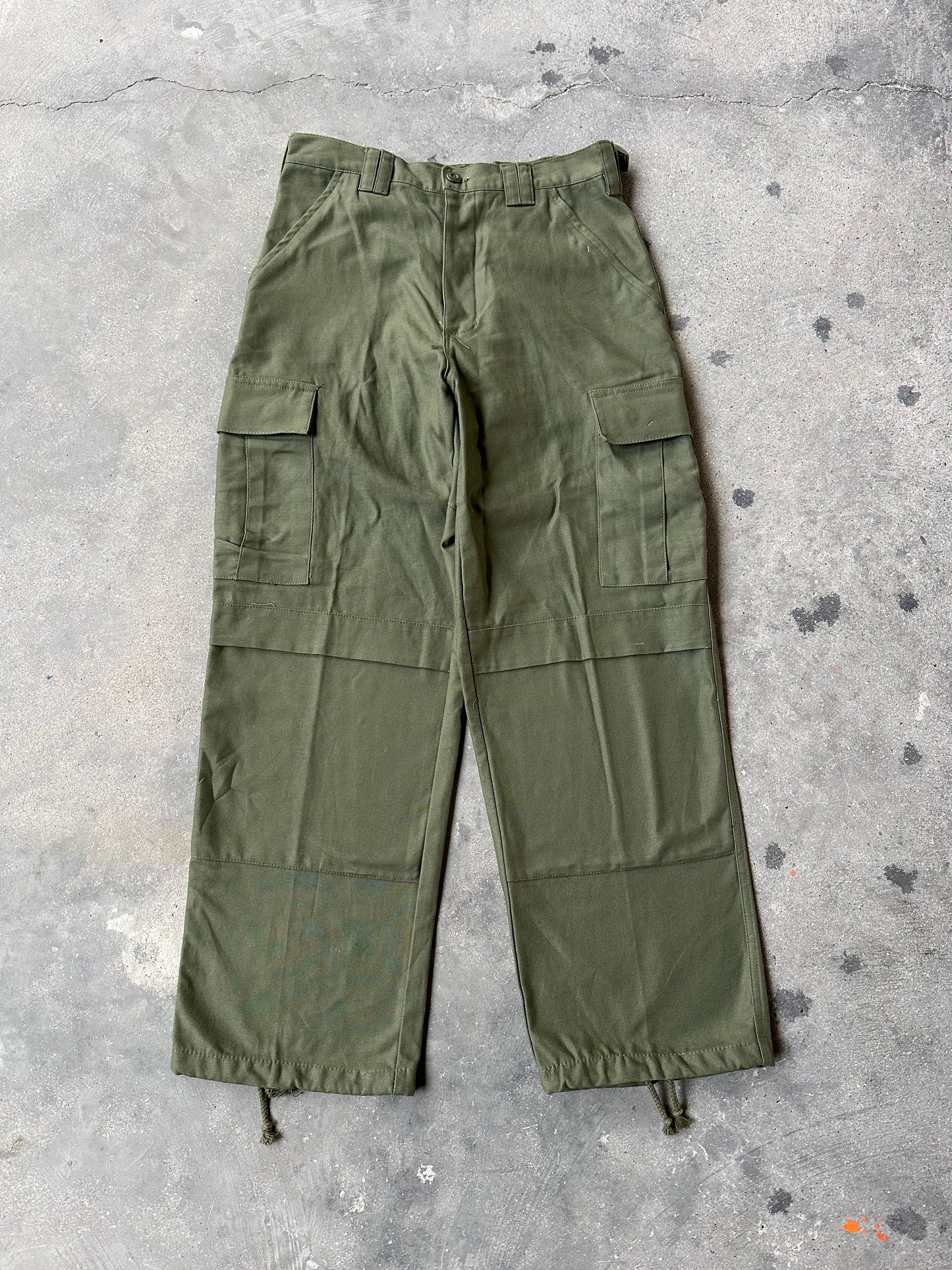 OLIVE GREEN CAMO CARGO PANTS