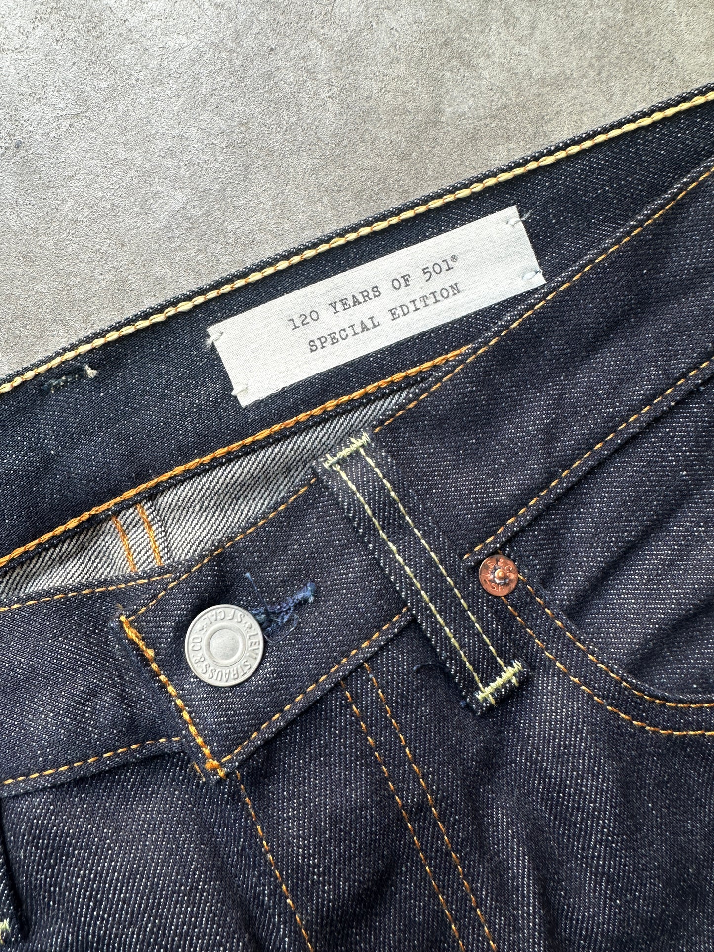 LEVIS 501 SELVEDGE RAW DENIM (DEADSTOCK)
