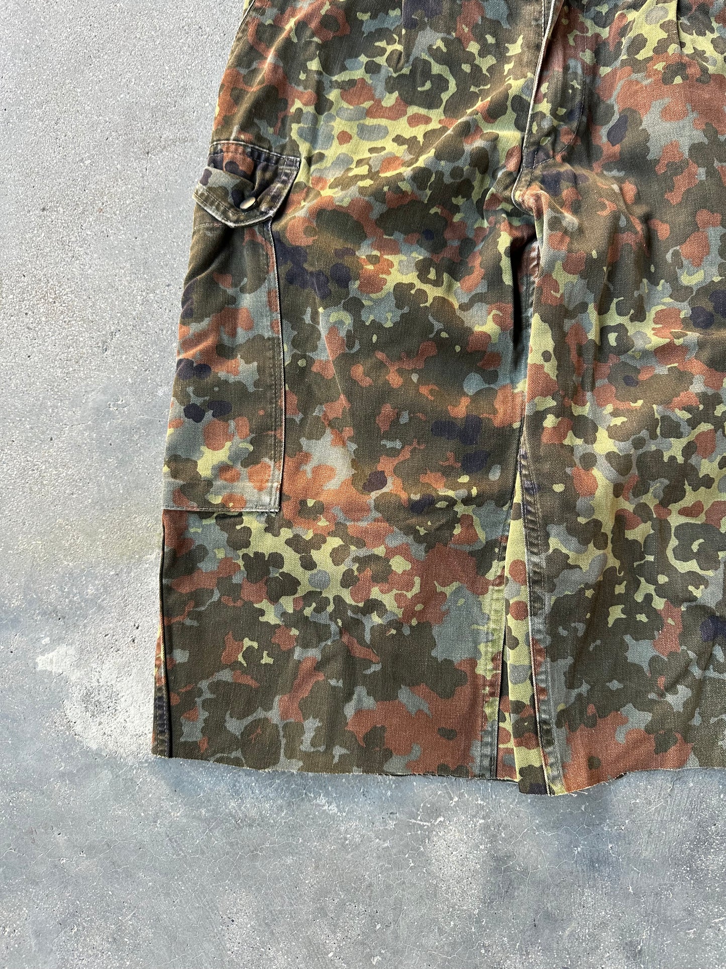2000s GERMAN ARMY SHORTS (FLECKTARN CAMO)