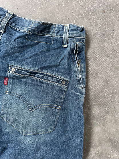 LEVIS ENGINEERED DENIM 32x34