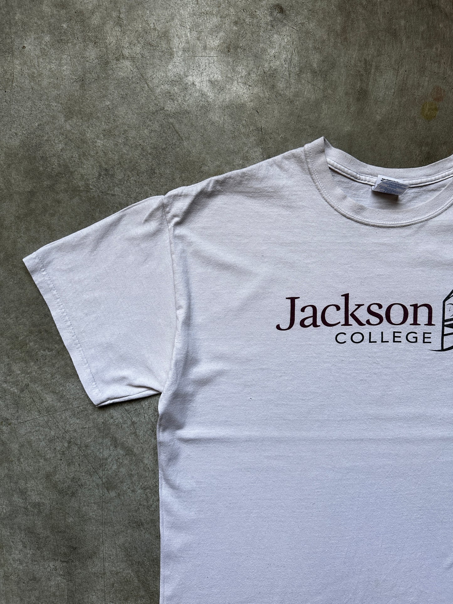 2000's "JACKSON COLLEGE" WHITE TEE