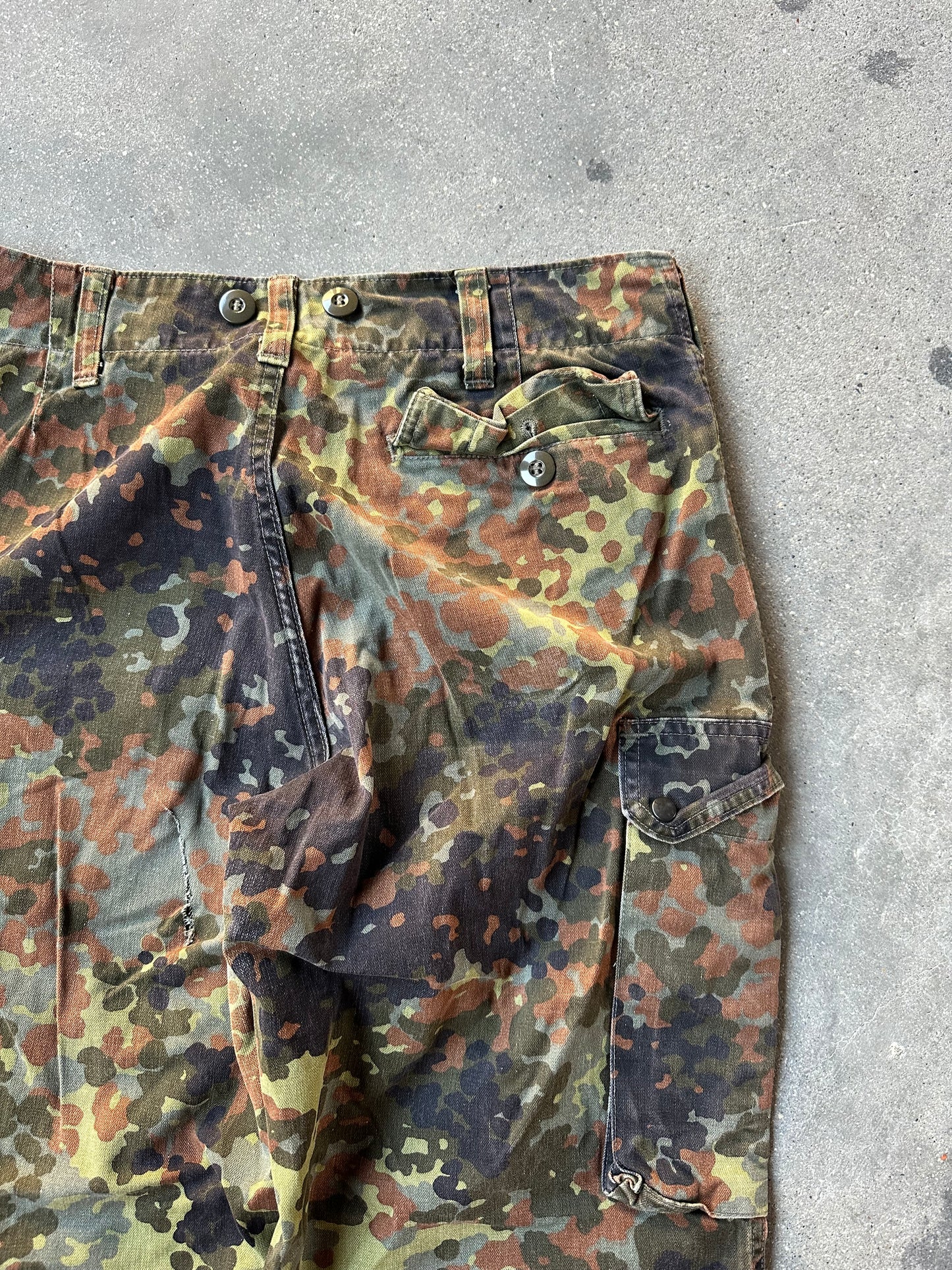 2000s GERMAN ARMY SHORTS (FLECKTARN CAMO)