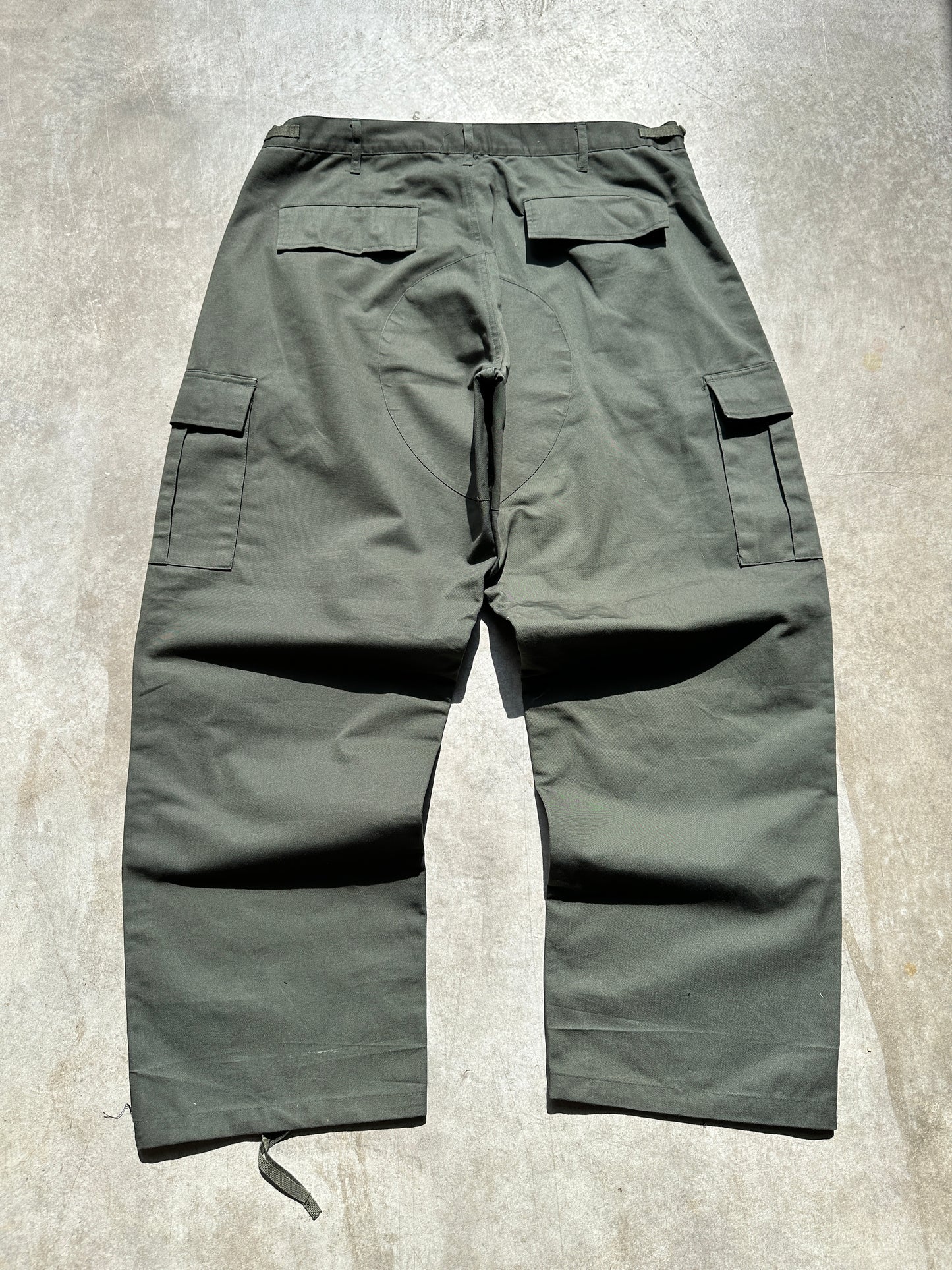 VINTAGE GREEN CARGO PANTS