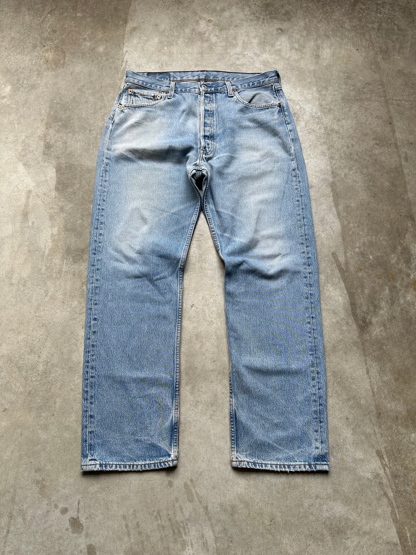 LEVIS 501 REPAIRED DENIM 36/32