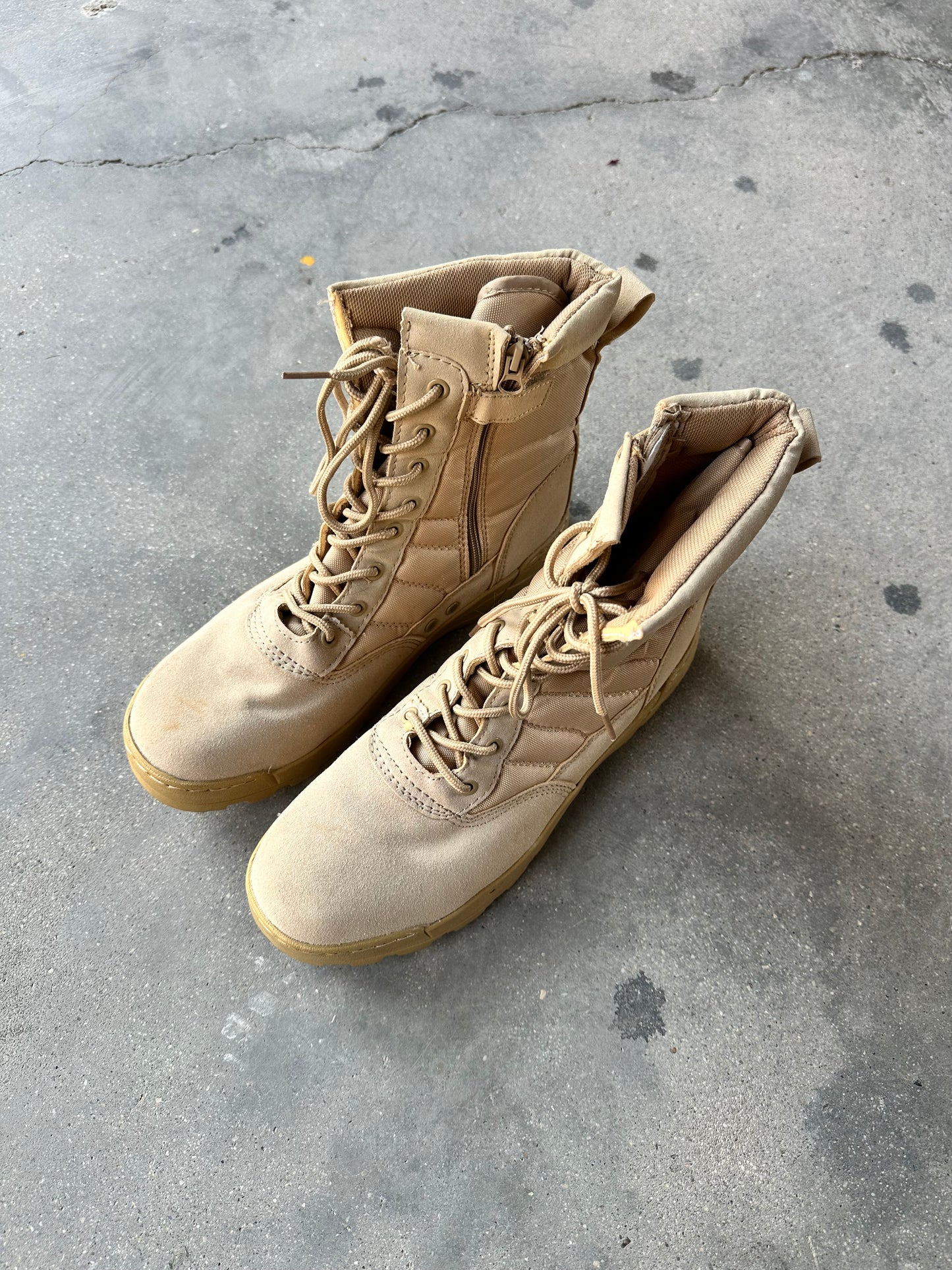 US ARMY DESERT BOOTS