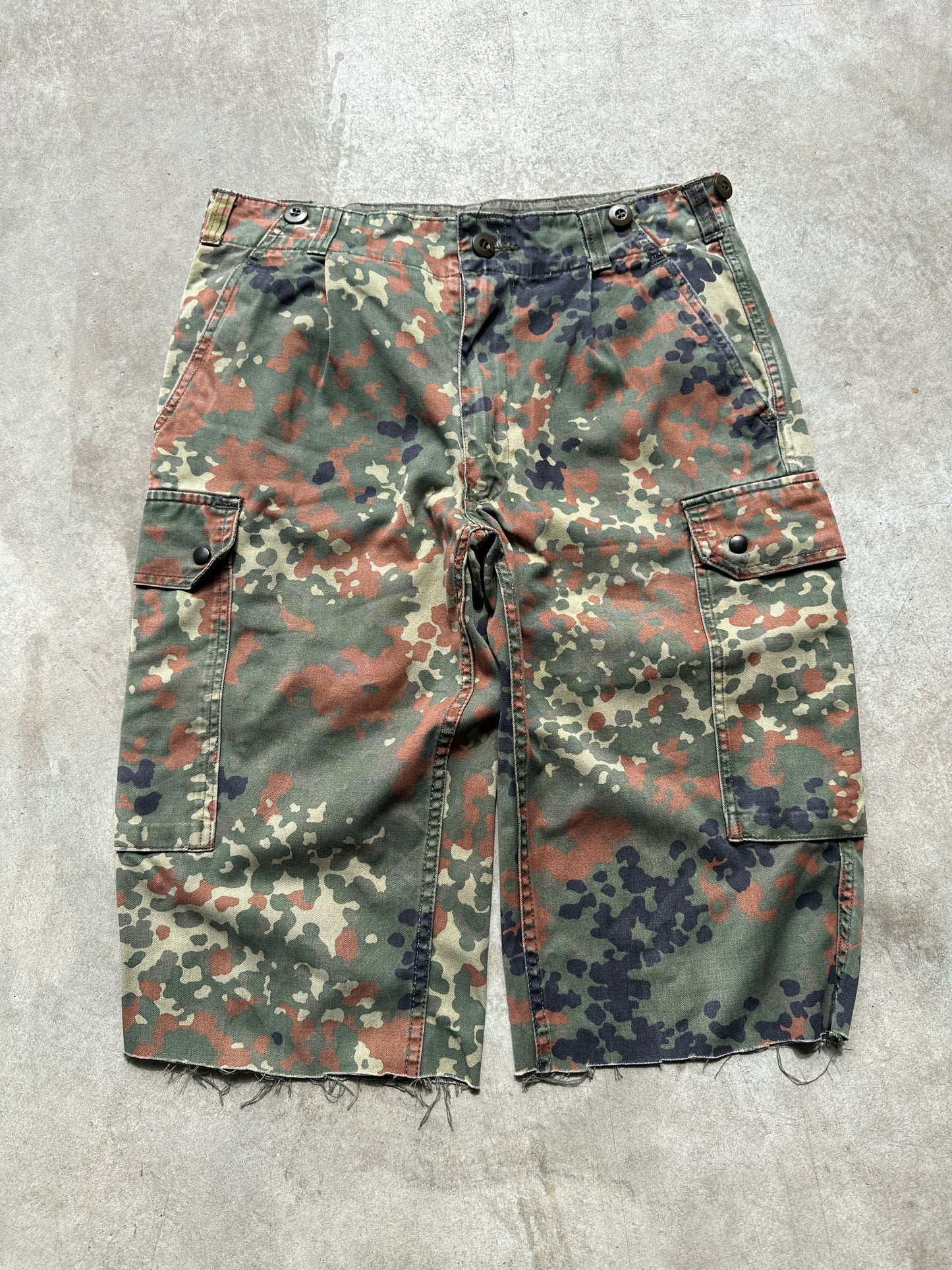 2001s GERMAN ARMY CAMO SHORTS