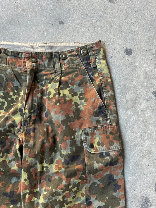 2000s GERMAN ARMY SHORTS (FLECKTARN CAMO)