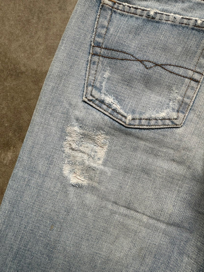 BOOTCUT DISTRESSED DENIM