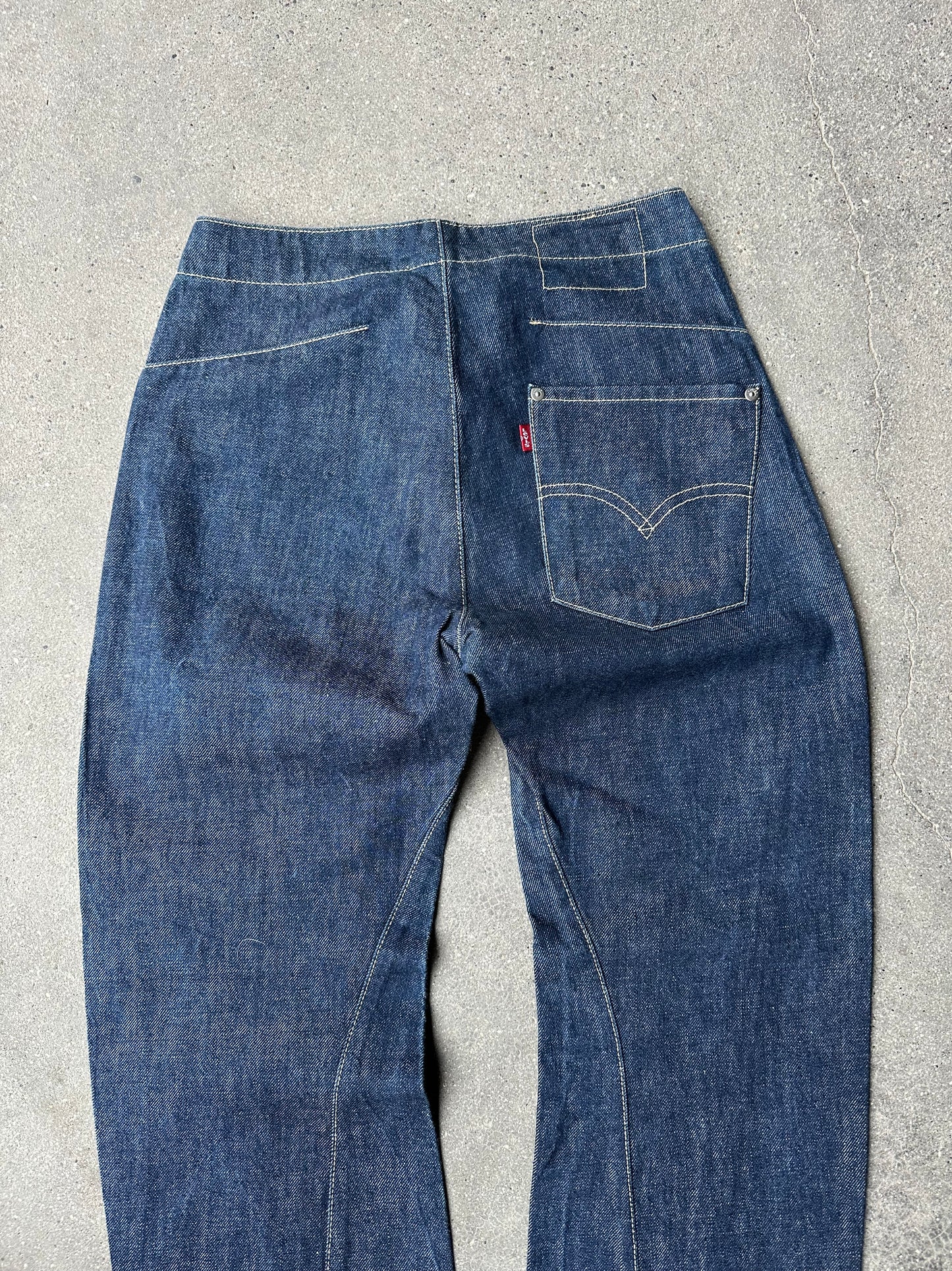 LEVIS ENGINEERED DENIM 27x32