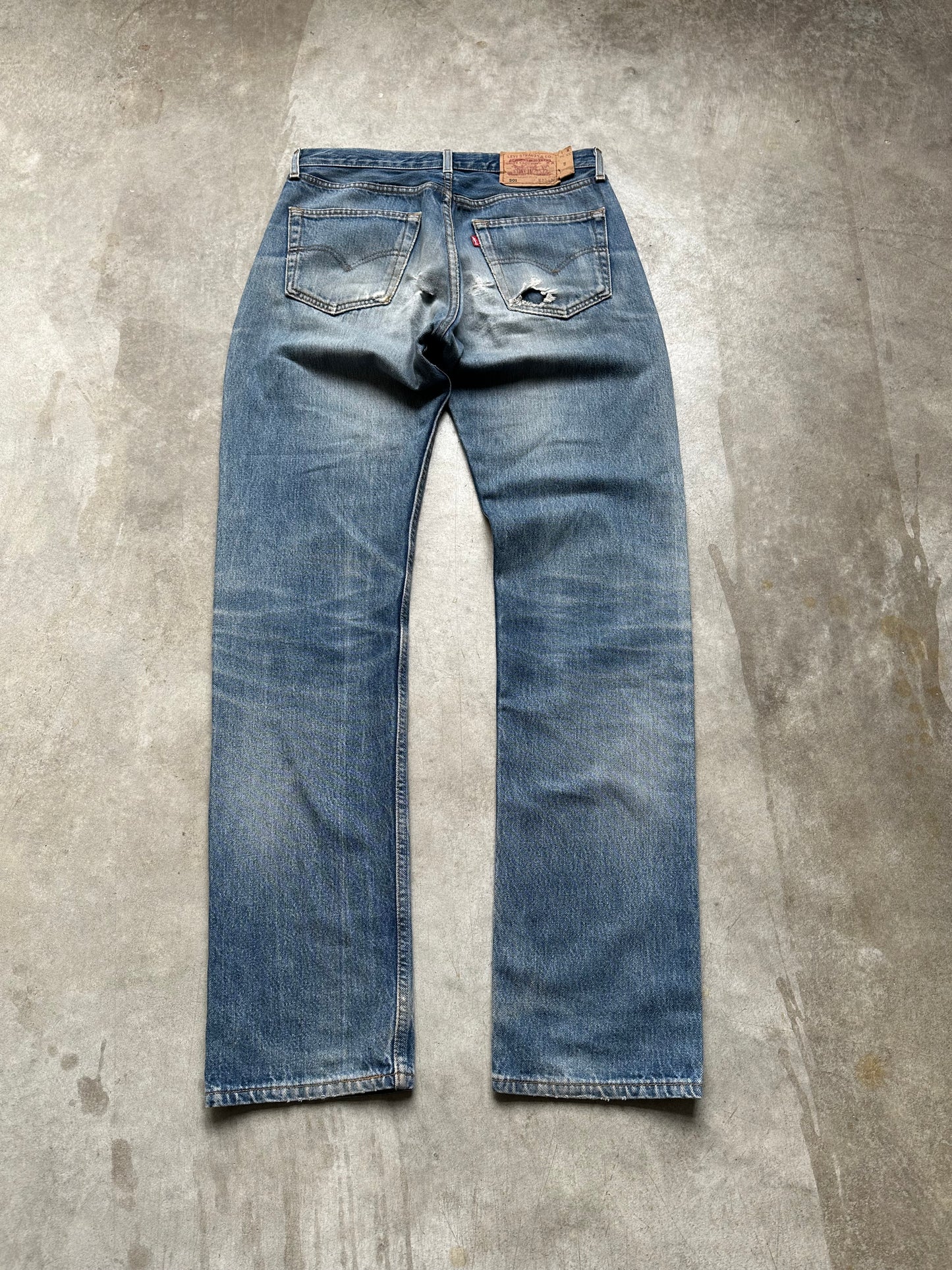 LEVIS 501 DISTRESSED DENIM 33/36