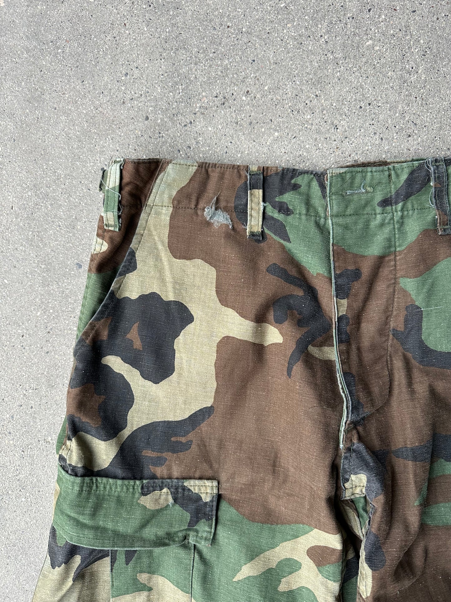 1990's U.S. ARMY WOODLAND CARGO SHORTS