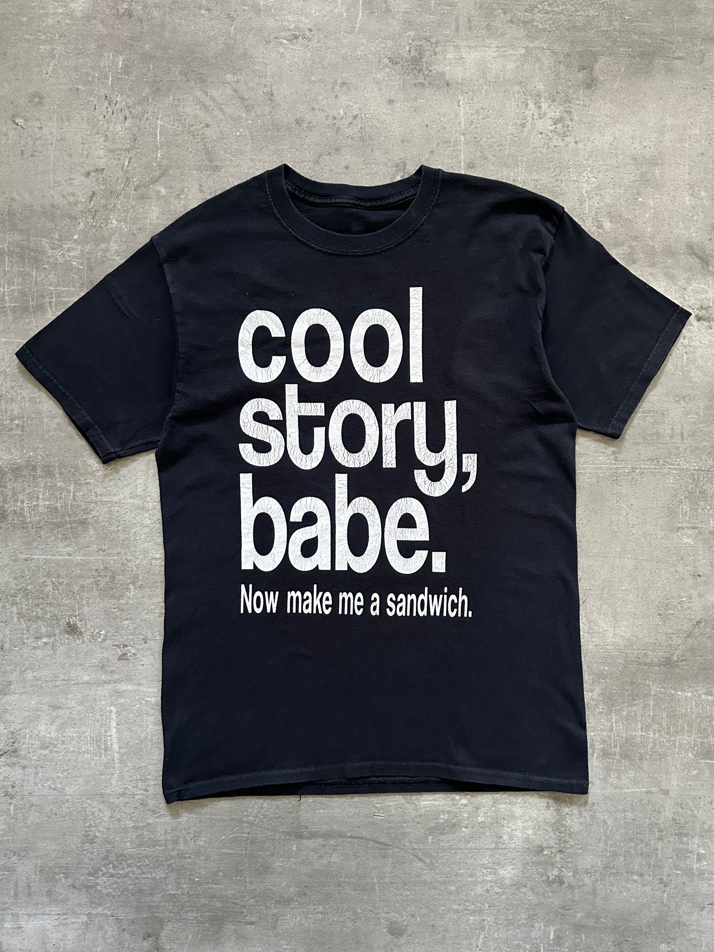 "COOL STORY BABE" PRINTED TEE