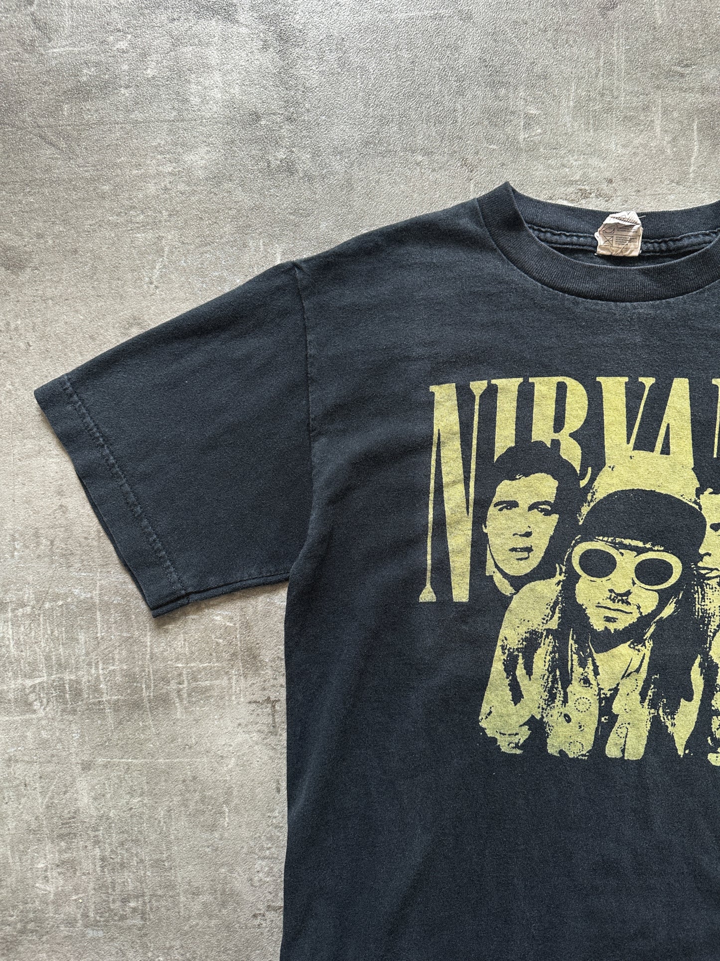 EARLY 2000's NIRVANA BAND TEE