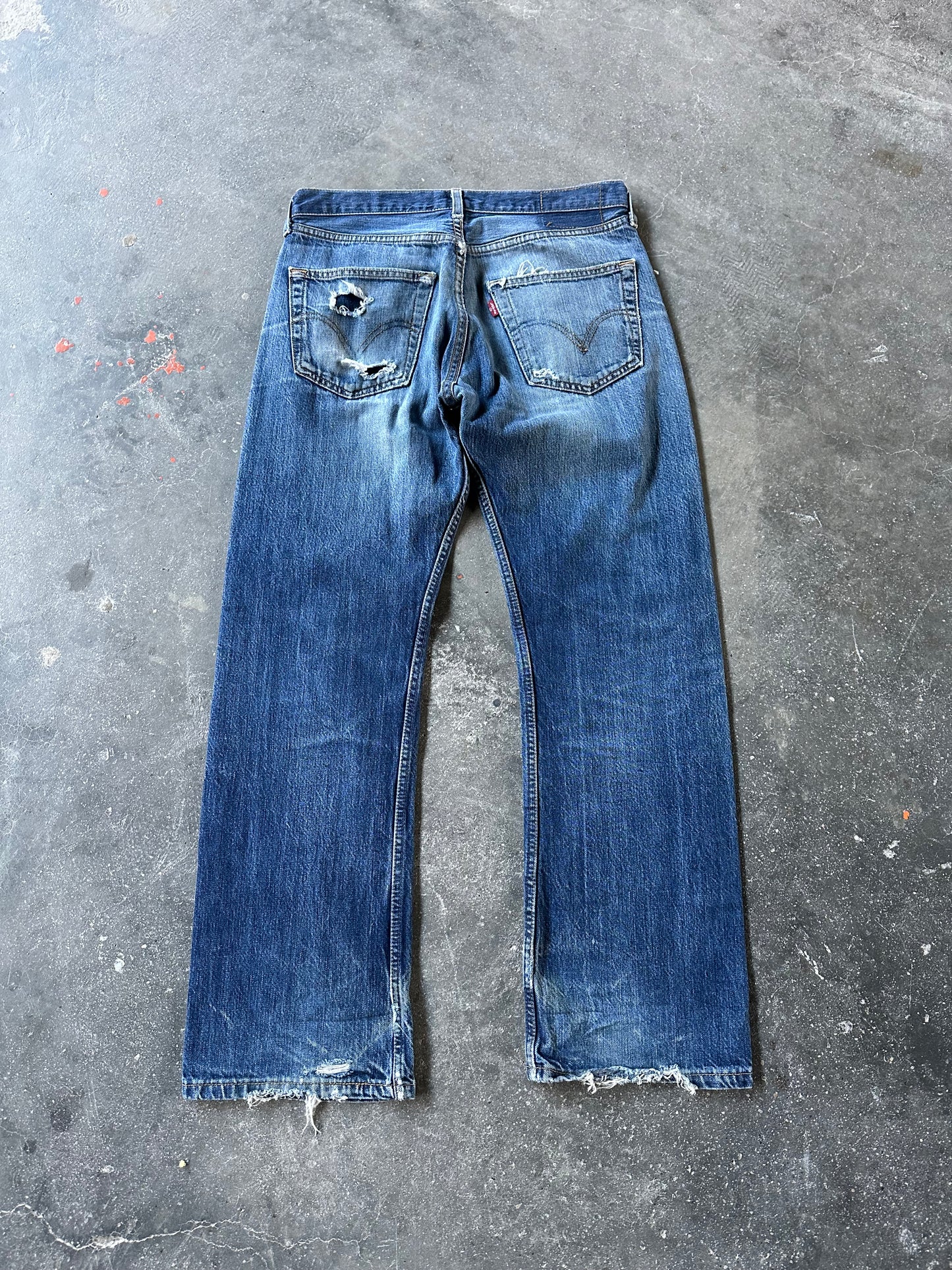 LEVIS 501 DISTRESSED DENIM 31/30