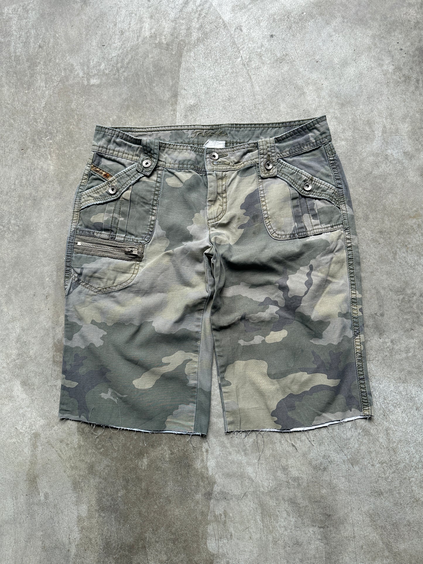 Y2K CAMO SHORTS