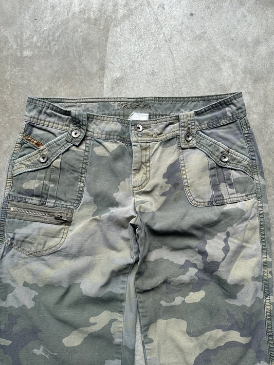 Y2K CAMO SHORTS