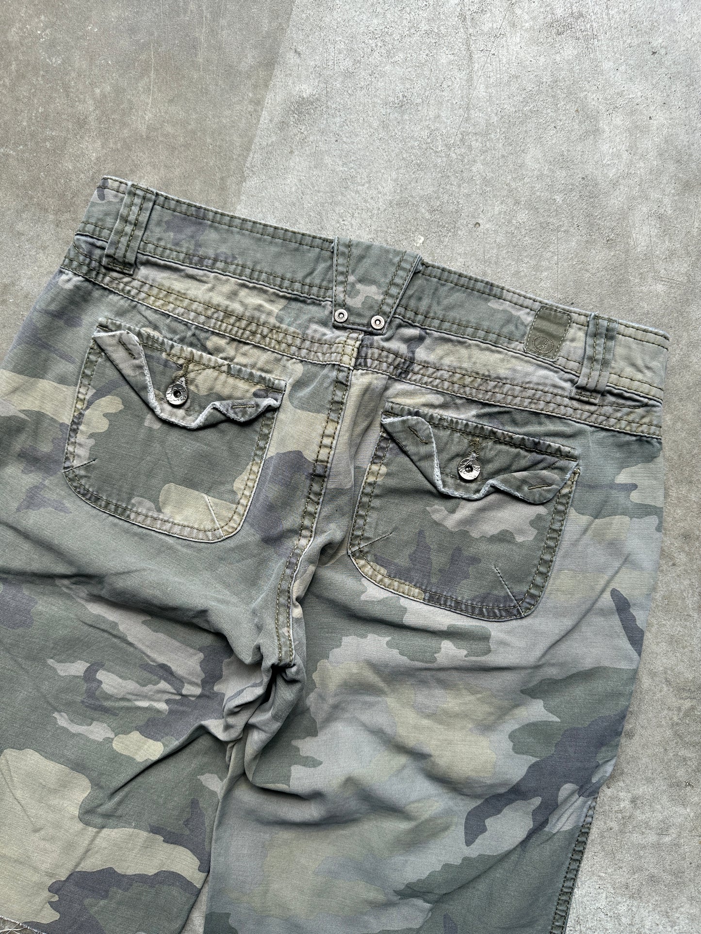 Y2K CAMO SHORTS